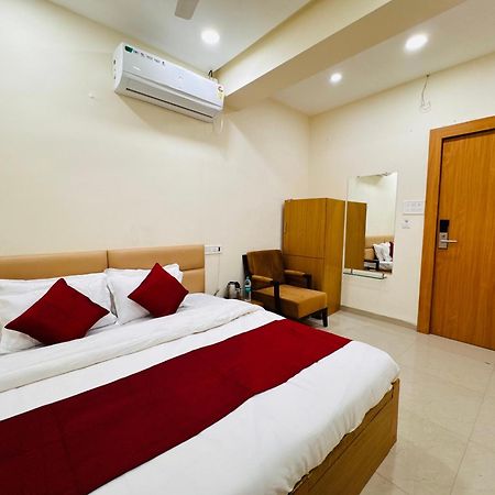 Hotel Shivlok Ujjain Extérieur photo
