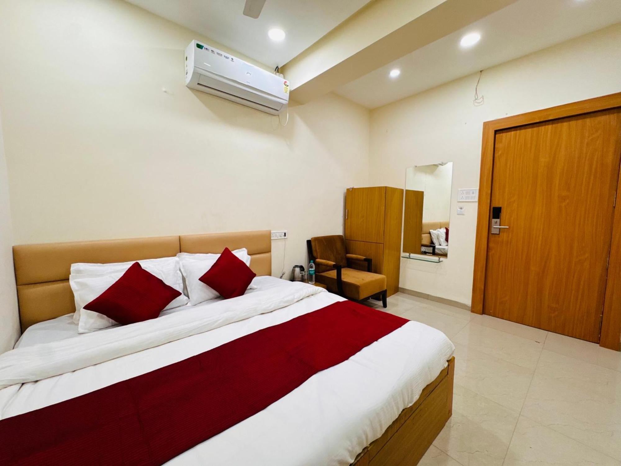 Hotel Shivlok Ujjain Extérieur photo