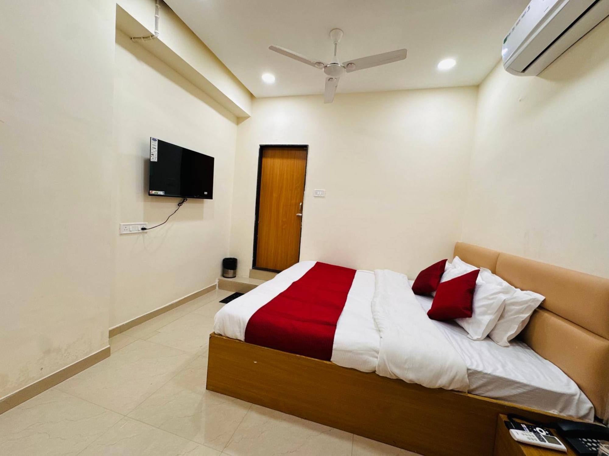 Hotel Shivlok Ujjain Extérieur photo