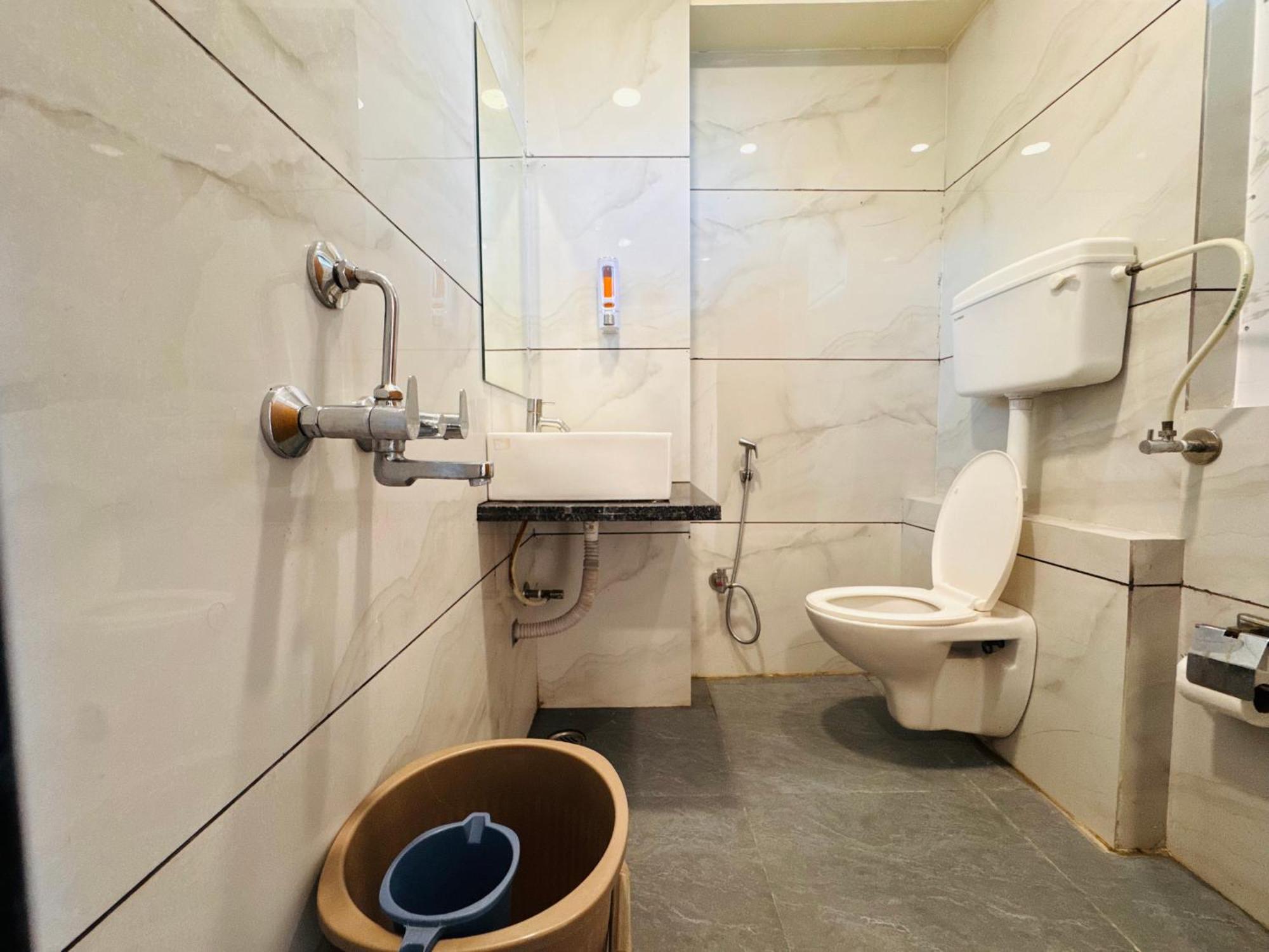 Hotel Shivlok Ujjain Extérieur photo