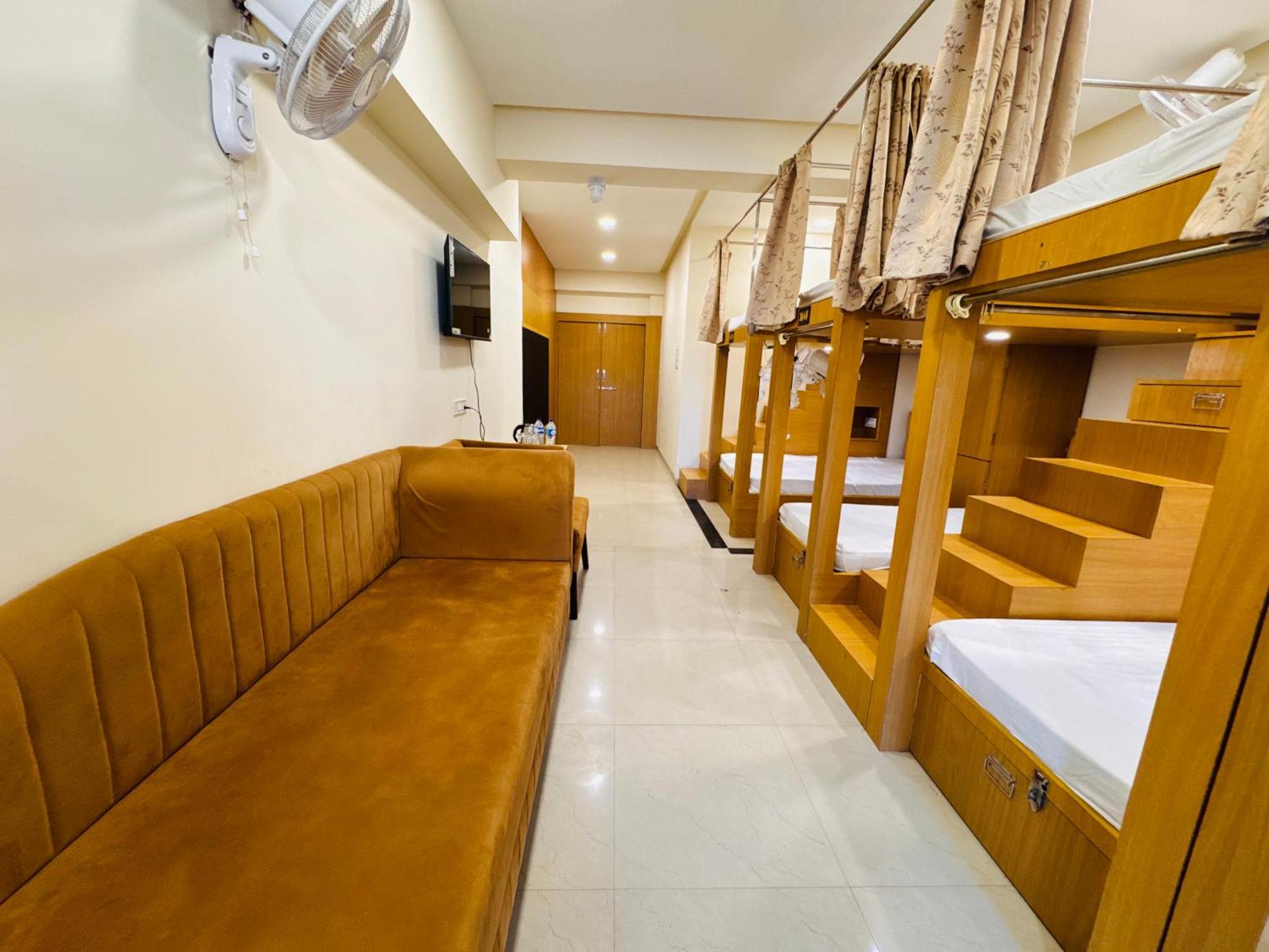 Hotel Shivlok Ujjain Extérieur photo